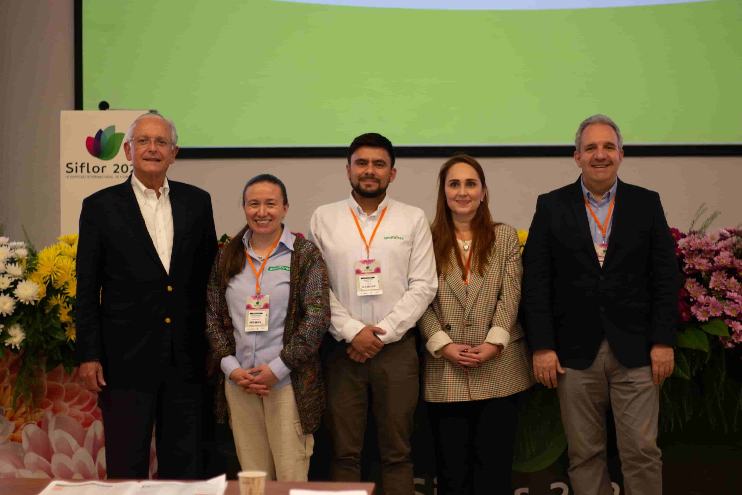 Augusto Solano, Carolina Pantoja, Anderson Páez, Martha Méndez y Marcos  Ossa (1) | Metroflor