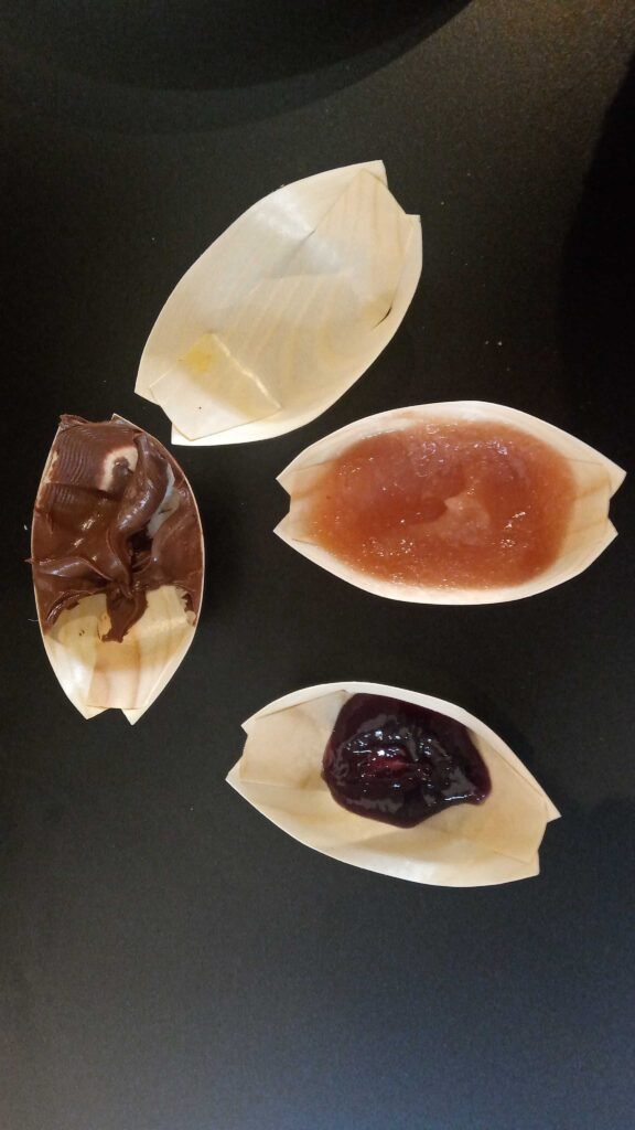 Utensilio para poner salsas a base de fibra. Marsella (Francia)