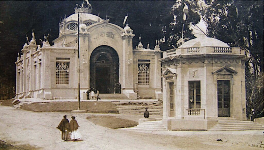 Pabellón de las artes y el kiosco de la luz en el Parque de la Independencia 1910.