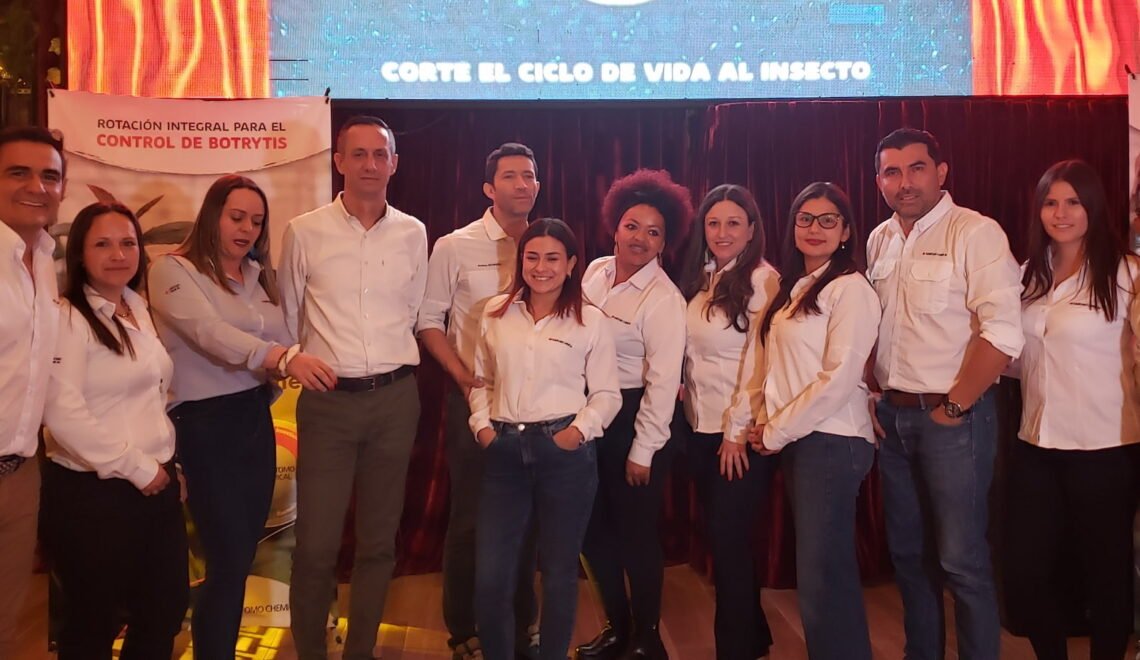 El quipo de Sumitomo en sus evento de Padan en La Chula Campestre.