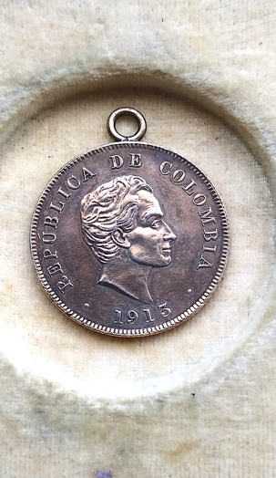 Medalla de premiación por la exhibición de la Penitenciaría Central en la 1ª. Feria Nacional de Horticultura llevada a cabo el 27 de julio del 2103. Colección Gonzalo Ruíz Schnitter